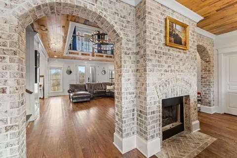 Entry Way - 1103 Rogues Fork Rd, Bethpage, TN 37022 photo 1 of 7
