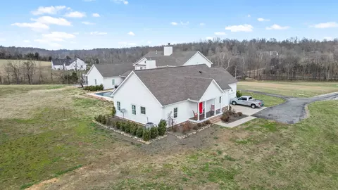 Exterior - 1103 Rogues Fork Rd, Bethpage, TN 37022 photo 5 of 36