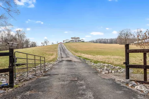 Exterior - 1103 Rogues Fork Rd, Bethpage, TN 37022 photo 2 of 36