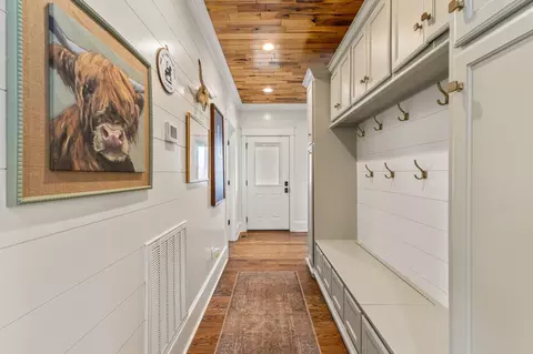Entry Way - 1103 Rogues Fork Rd, Bethpage, TN 37022 photo 2 of 7