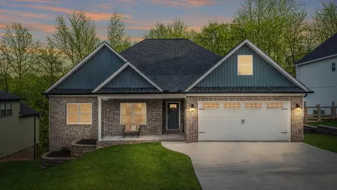 621 Sunset Valley Dr, Soddy Daisy, TN 37379