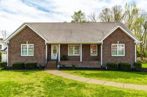 251 Allen Dr, Greenbrier, TN 37073