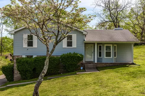 154 Lakeside Park Dr, Hendersonville, TN 37075