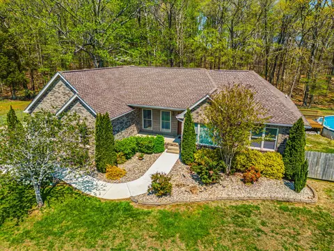 179 S Ray Rd # B, Portland, TN 37148