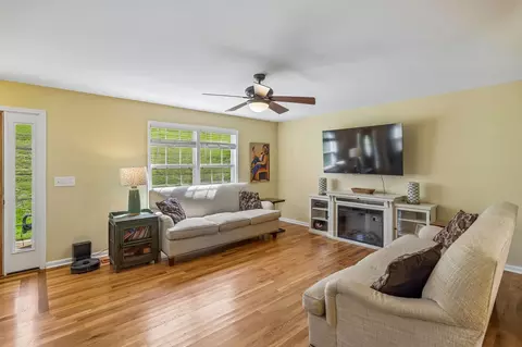 Living - 1548 Heller Rdg, Spring Hill, TN 37174 photo 5 of 7