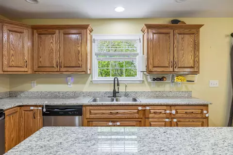 Kitchen - 1548 Heller Rdg, Spring Hill, TN 37174 photo 5 of 5