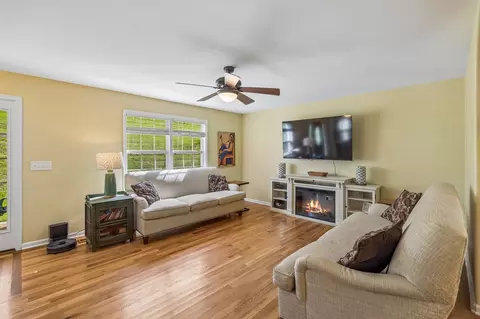 Living - 1548 Heller Rdg, Spring Hill, TN 37174 photo 6 of 7