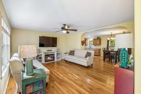 Living - 1548 Heller Rdg, Spring Hill, TN 37174 photo 3 of 7