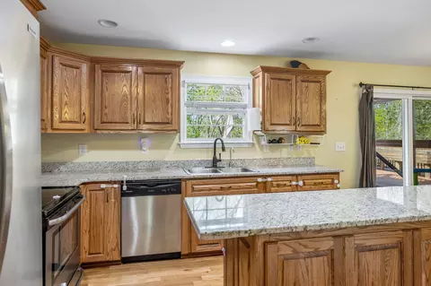 Kitchen - 1548 Heller Rdg, Spring Hill, TN 37174 photo 4 of 5