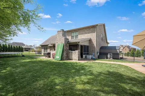 Exterior - 2618 Cloverfields Ct, Murfreesboro, TN 37130 photo 9 of 9