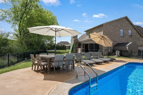 Exterior - 2618 Cloverfields Ct, Murfreesboro, TN 37130 photo 6 of 9