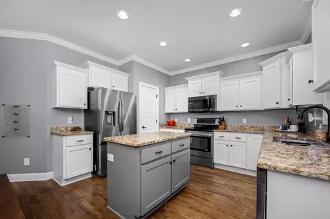 Kitchen - 2618 Cloverfields Ct, Murfreesboro, TN 37130 photo 2 of 2