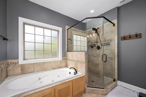 Bath - 2618 Cloverfields Ct, Murfreesboro, TN 37130 photo 1 of 5