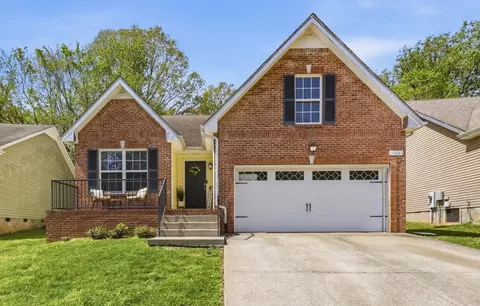 306 David Dr, Clarksville, TN 37040