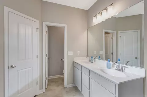 Bath - 369 Ruby Cate Way, Murfreesboro, TN 37128 photo 2 of 3