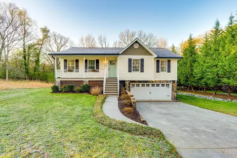 203 Darvin Ln, La Fayette, GA 30728