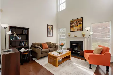 200 Nashboro Greens Ct, Nashville, TN 37217