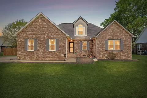 1928 Pennington Dr, Murfreesboro, TN 37129
