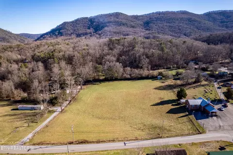 4510 Rocky Branch Rd, Walland, TN 37886