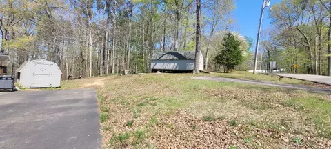 Exterior - 408 Sandy Rd, Dover, TN 37058 photo 9 of 13