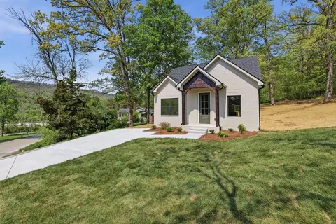 632 Runyan Dr, Chattanooga, TN 37405