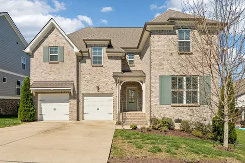 2607 Bramblewood Ln, Thompsons Station, TN 37179
