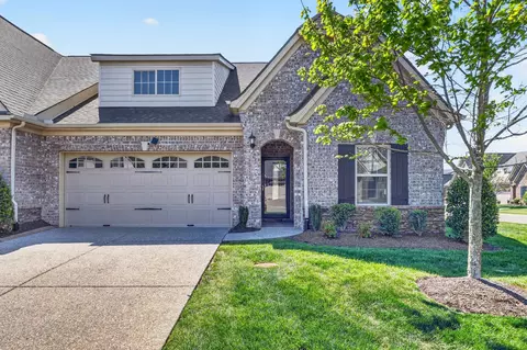 1386 Whispering Oaks Dr, Lebanon, TN 37090