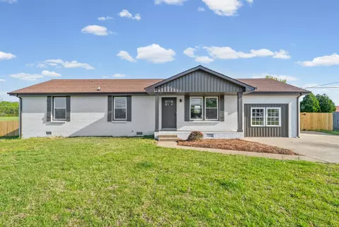 341 Cunningham Ln, Clarksville, TN 37042