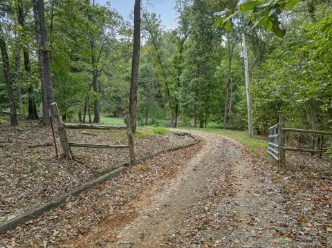 3300 Smith Pl, Clarksville, TN 37040