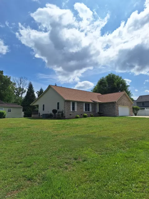 38 Murray Lake Dr, Winchester, TN 37398