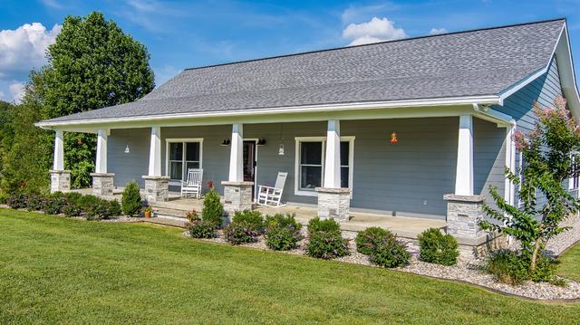 171 Lakeview Cir, Byrdstown, TN 38549