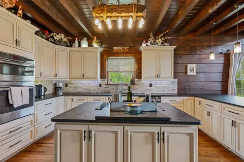 Kitchen - 4818 Ensor Hollow Rd, Buffalo Valley, TN 38548 photo 4 of 6