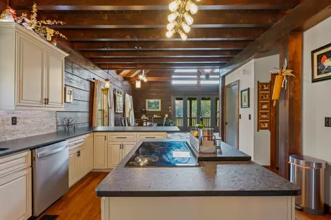 Kitchen - 4818 Ensor Hollow Rd, Buffalo Valley, TN 38548 photo 5 of 6