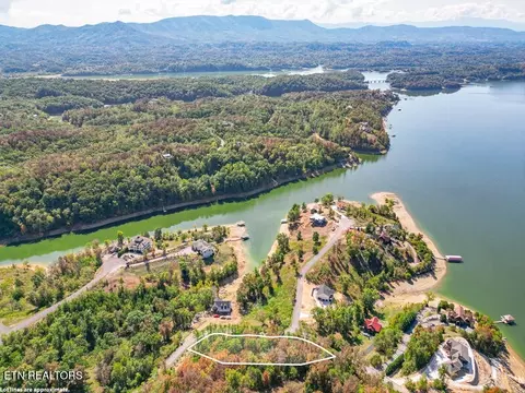 75 Stone Bridge Dr, Dandridge, TN 37725