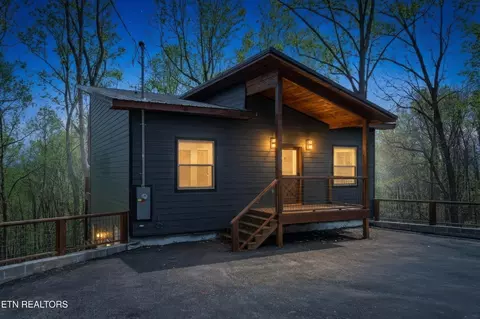 640 Carter Plz, Gatlinburg, TN 37738