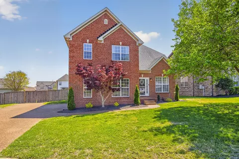 102 Latham Ct, Hendersonville, TN 37075