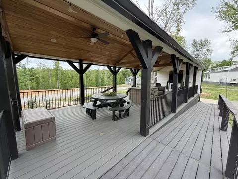 Exterior - 112 Pine Grove Ln, Dover, TN 37058 photo 8 of 11