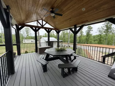 Exterior - 112 Pine Grove Ln, Dover, TN 37058 photo 6 of 11