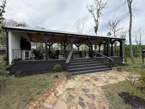 Exterior - 112 Pine Grove Ln, Dover, TN 37058 photo 4 of 11