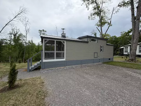 112 Pine Grove Ln, Dover, TN 37058