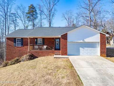 1528 N Courtney Oak Ln, Knoxville, TN 37938