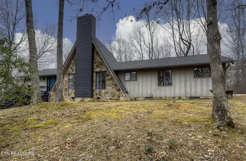 514 Unicoi Lakes Rd, Tellico Plains, TN 37385