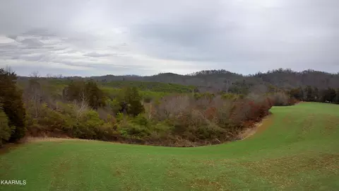 2 Ballplay Rd, Madisonville, TN 37354