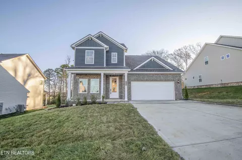 341 Sugar Maple Trl, Lenoir City, TN 37771