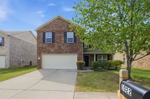 1022 Harmony Ln, Hendersonville, TN 37075