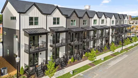 2554 E 18th St, Chattanooga, TN 37404