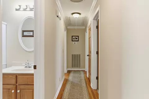 Entry Way - 8270 Bethlehem Rd, Springfield, TN 37172 photo 2 of 4