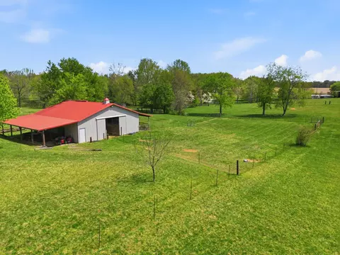 Exterior - 8270 Bethlehem Rd, Springfield, TN 37172 photo 12 of 17