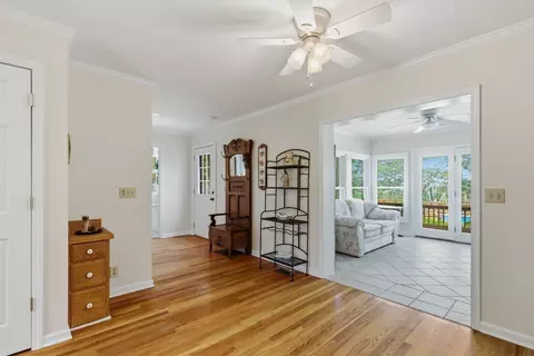 Entry Way - 8270 Bethlehem Rd, Springfield, TN 37172 photo 3 of 4