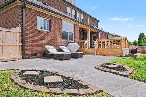 Exterior - 4015 Pendleton Dr, Spring Hill, TN 37174 photo 9 of 12